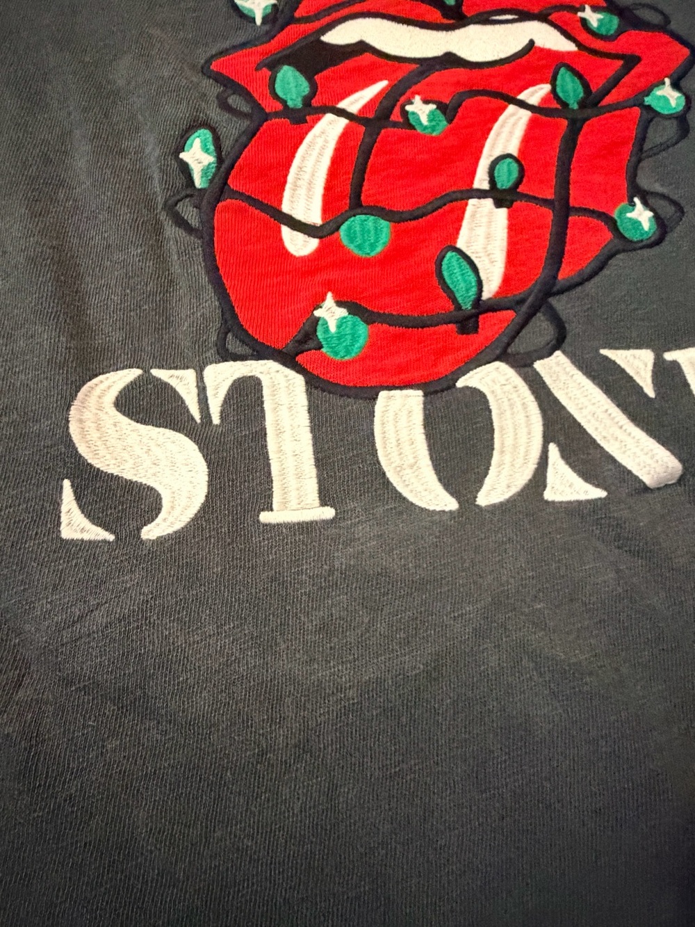 NWT- Lucky Brand Rolling Stones Christmas Lights Tee β Size Large - Picture 9 of 12